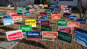 Political_yard_signs
